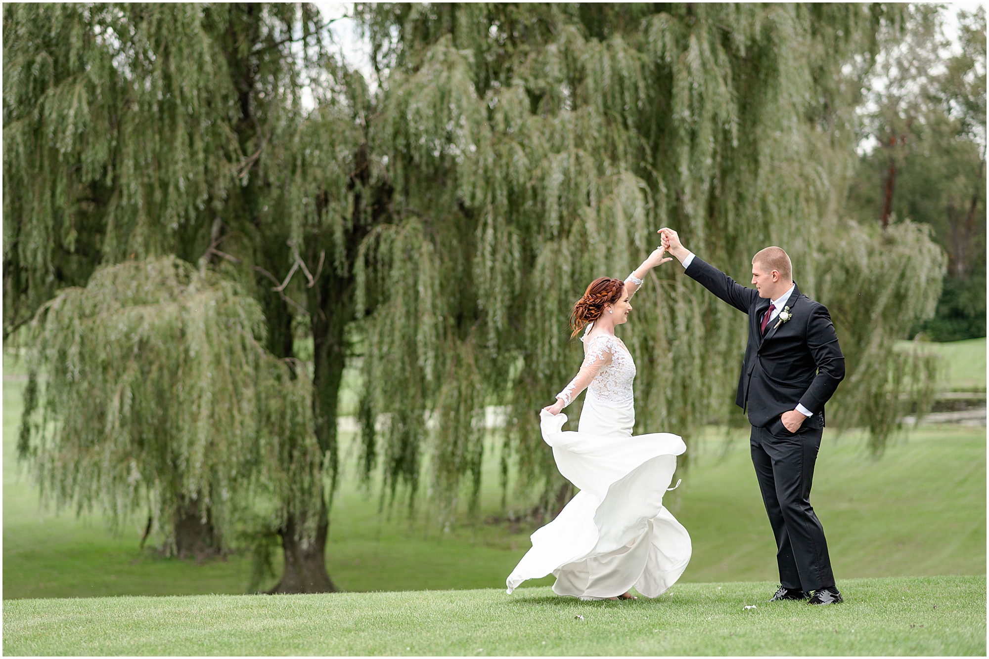 Kaitlin and Jon dance at their Fox Hills Golf Course Wedding